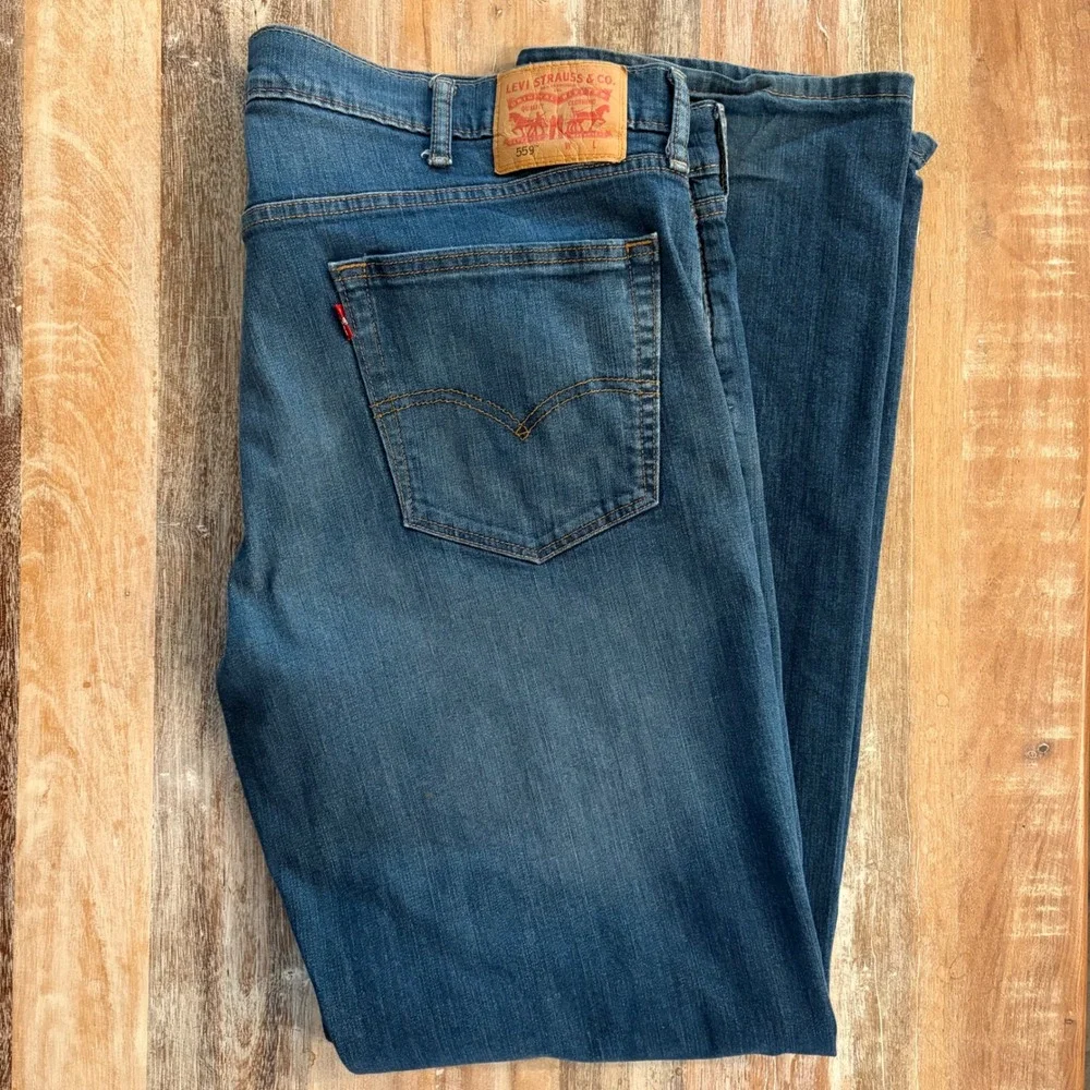Levis 559 Relaxed Straight Jeans Mens 42x34 Medium Wash Blue Denim 01559-0059